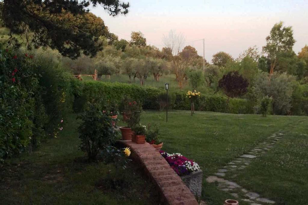 Agriturismo La Bicocca - Apt. "Il Leccio" Castel Rigone الغرفة الصورة